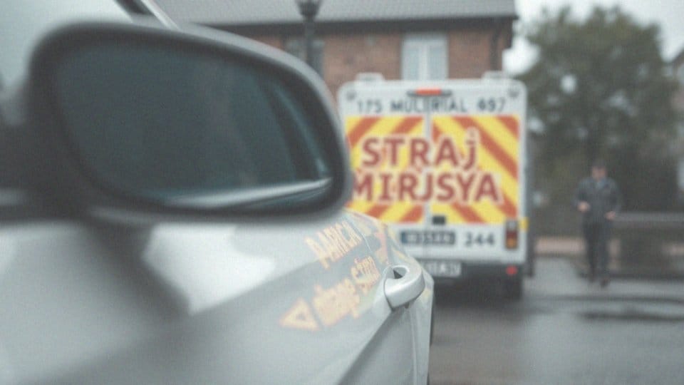 Czy osoba kontrolowana ma prawo uczestniczyć w kontroli przeprowadzanej przez straż miejską?